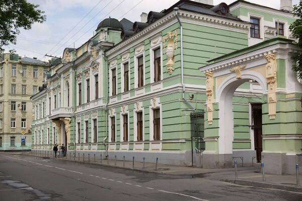 Куда сходить в Москве на майских праздниках в 2024 году: места для прогулок и программа мероприятий
